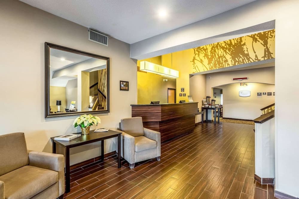 Wingate by Wyndham Owensboro interior in Owensboro, KY — gallery photo 2
