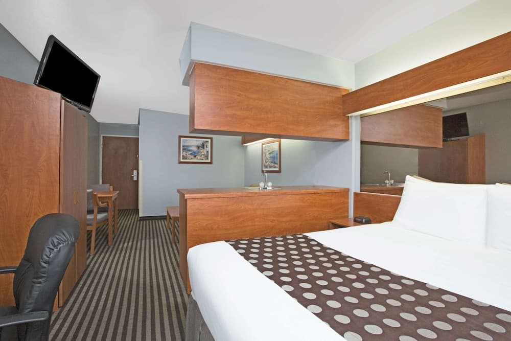 Microtel Inn & Suites by Wyndham Garland/Dallas gallery photo in Garland, TX — image 5