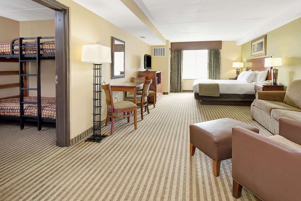 Days Inn by Wyndham Cheyenne property views in Cheyenne, WY — gallery photo 3