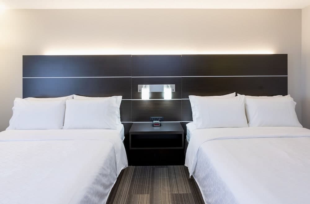 Holiday Inn Express & Suites Vadnais Heights by IHG property views in White Bear Lake, MN — gallery photo 3