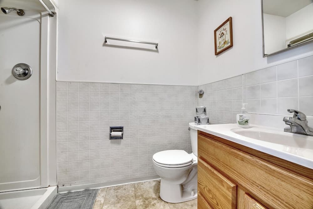 Edgewater Resort interior in Iron Mountain, MI — gallery photo 2