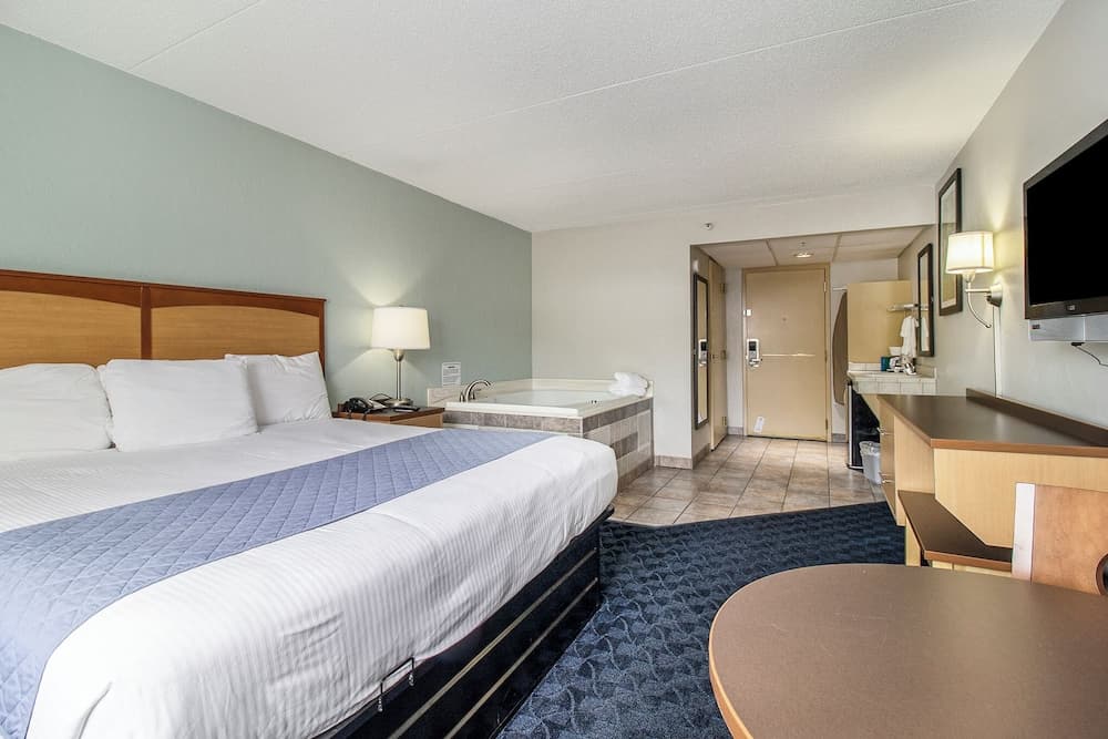 Dunes Waterfront Resort gallery photo in Mears, MI — image 62