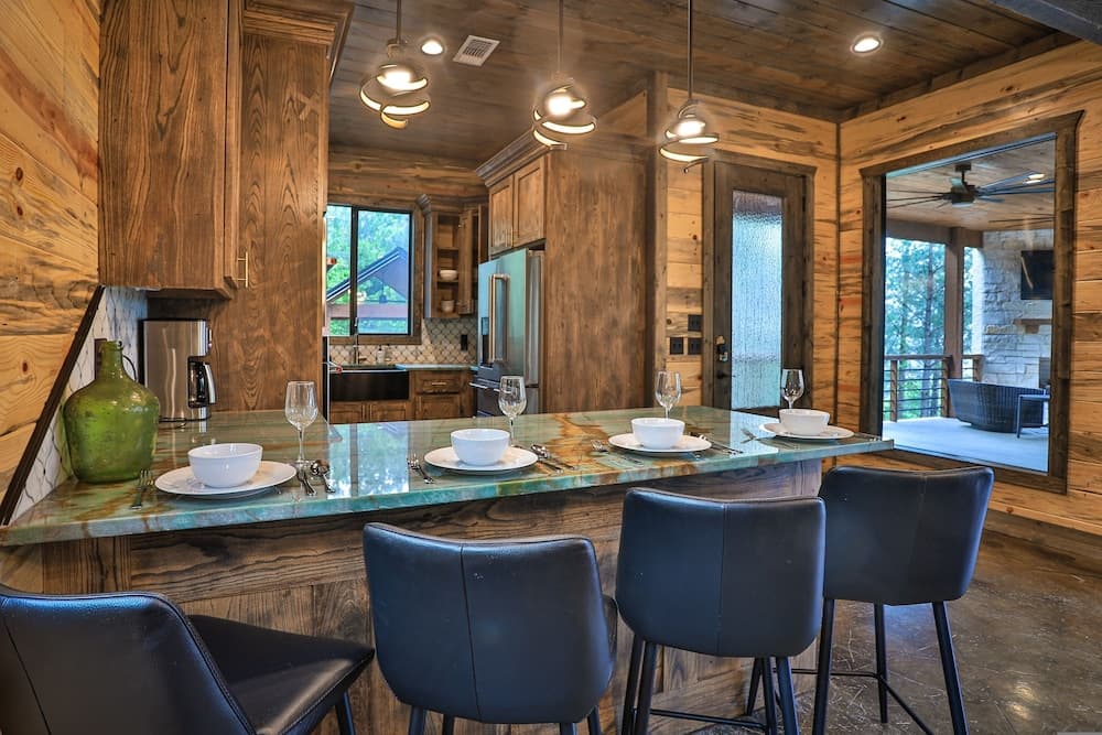 Timb - Broken Bow - 319 Lukfata Fork Trail interior in Broken Bow, OK — gallery photo 2