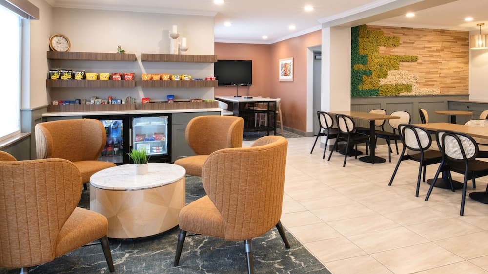 Best Western Kennewick Tri-Cities Center property views in Kennewick, WA — gallery photo 3