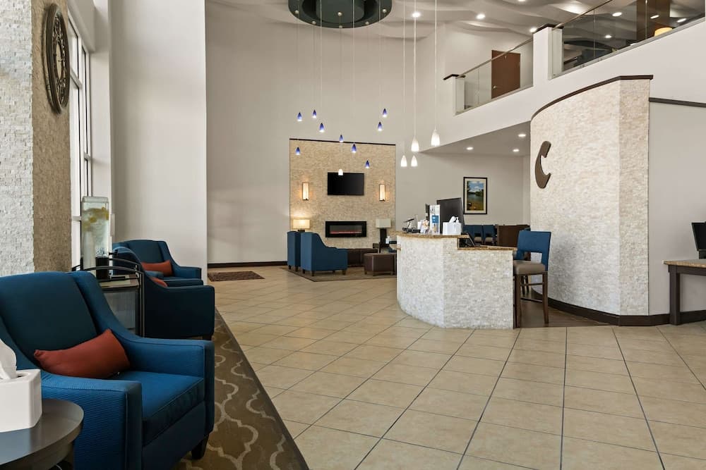 Comfort Suites Granbury interior in Granbury, TX — gallery photo 2