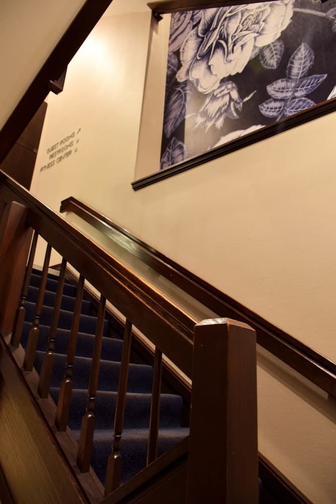 La Banque Hotel gallery photo in Homewood, IL — image 38