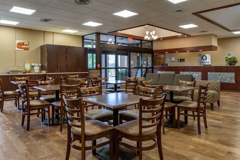 Quality Inn & Suites Zanesville City Center gallery photo in Zanesville, OH — image 28