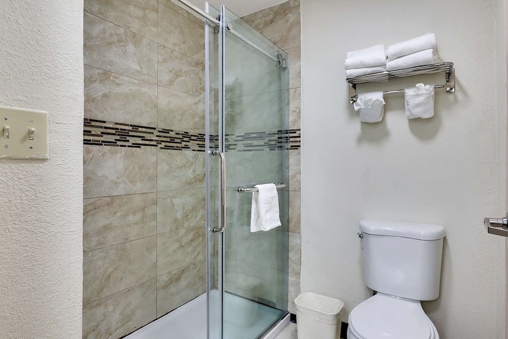 Quality Suites Albuquerque Airport property views in Albuquerque, NM — gallery photo 3