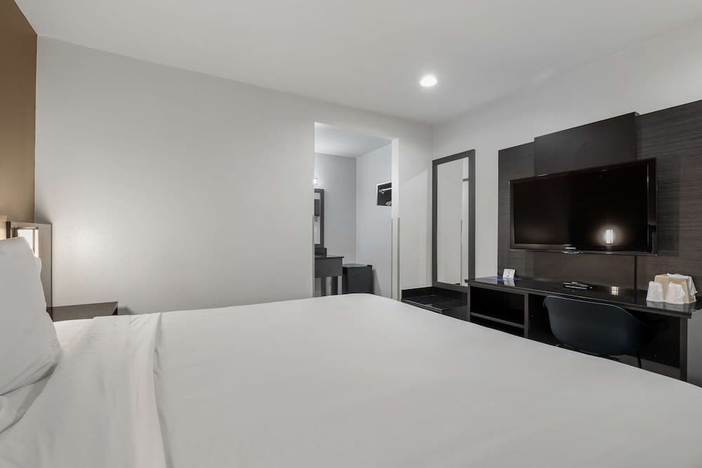 Studio 6 Suites Escondido, CA gallery photo in Escondido, CA — image 9