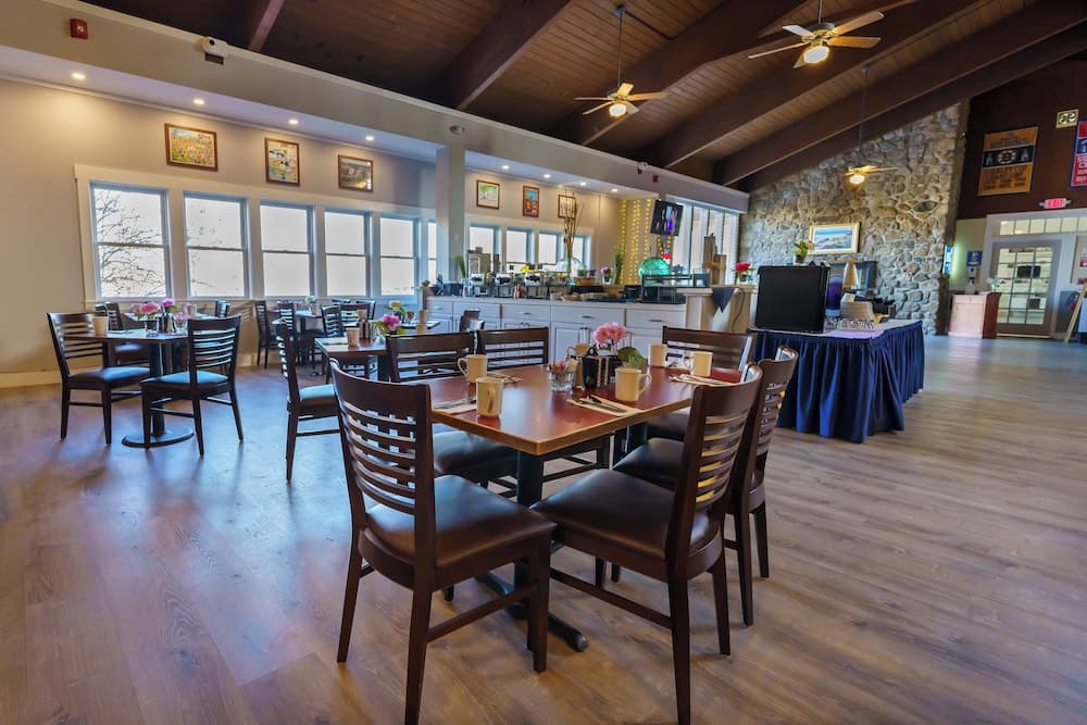 Iris Hotel Cape Cod gallery photo in Falmouth, MA — image 70