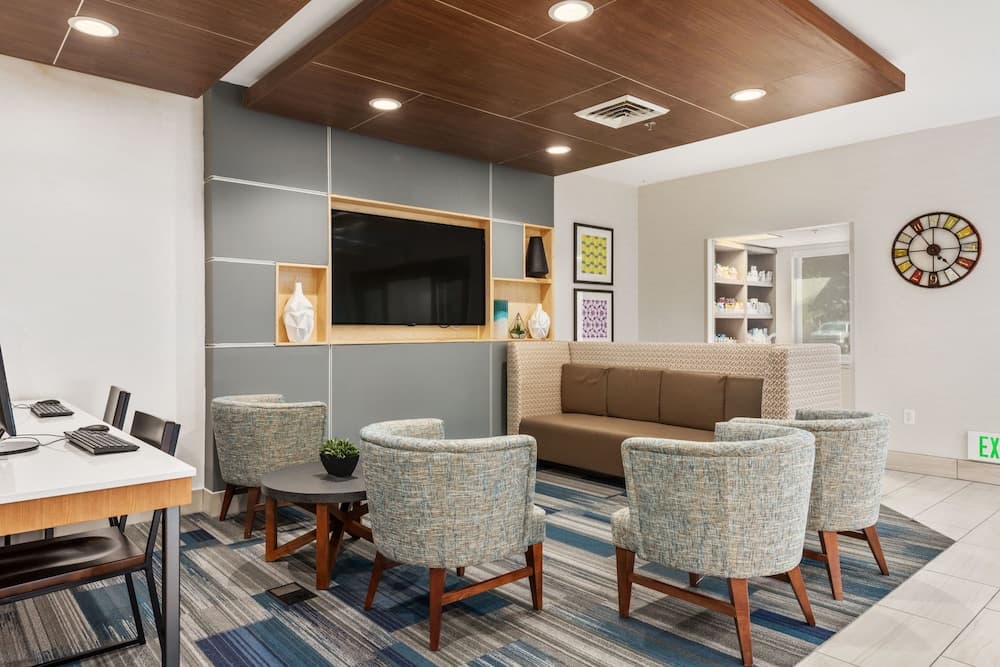 Holiday Inn Express Hotel and Suites West Valley by IHG gallery photo in West Valley City, UT — image 27