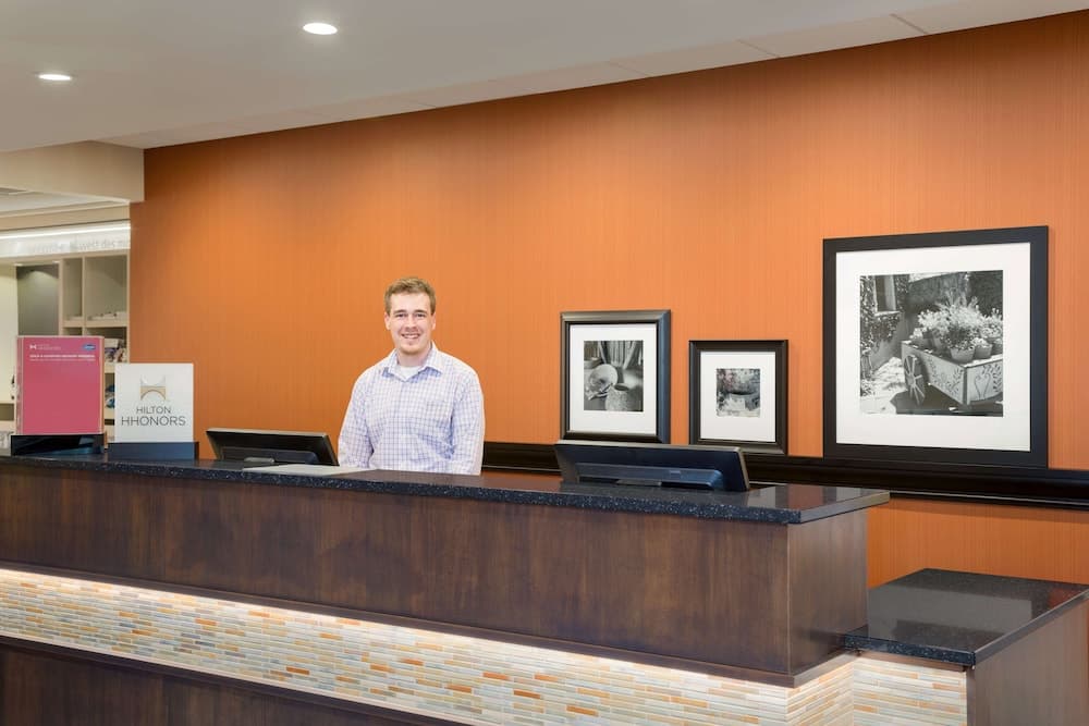 Hampton Inn & Suites West Des Moines/SW Mall Area interior in West Des Moines, IA — gallery photo 2