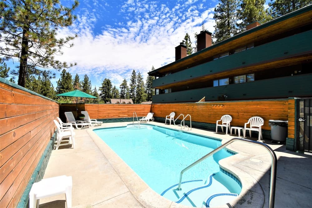 Snow Lake Lodge featured exterior or lobby in Big Bear Lake, CA — similar hotel