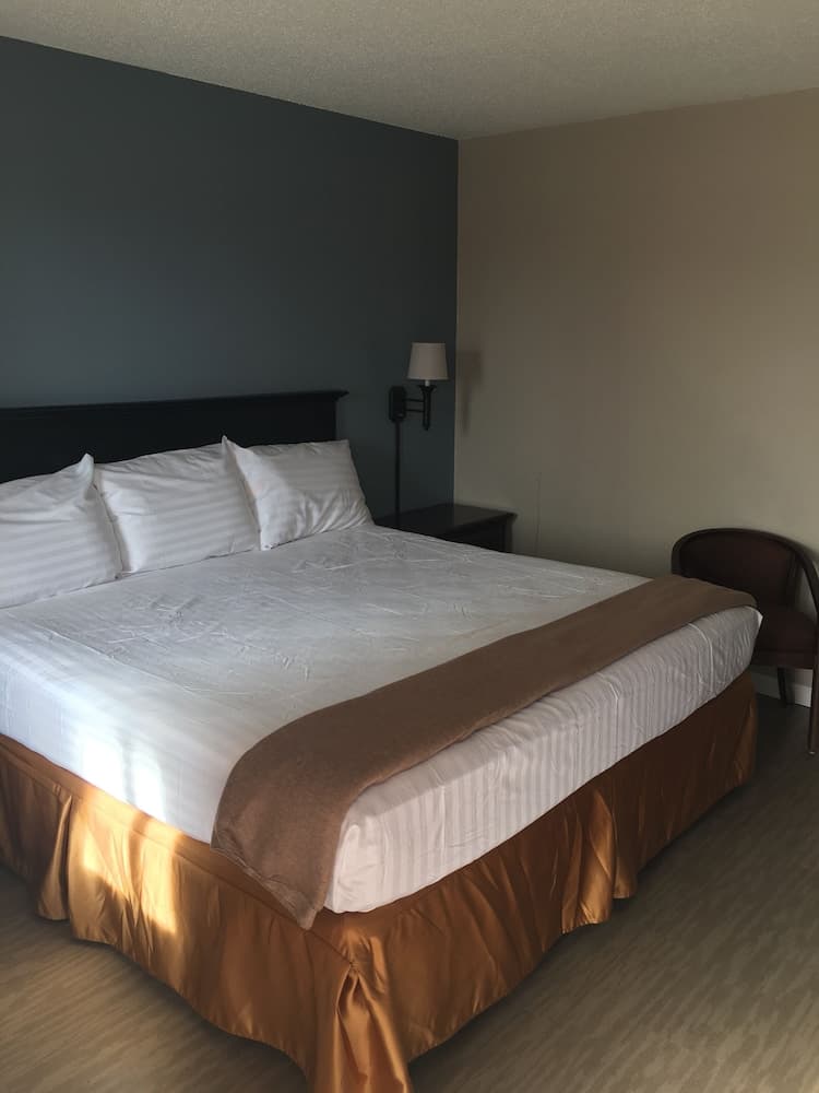 Hotel Las Cruces I-10 West property views in Las Cruces, NM — gallery photo 3
