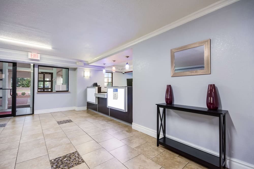 Econo Lodge property views in Del City, OK — gallery photo 3