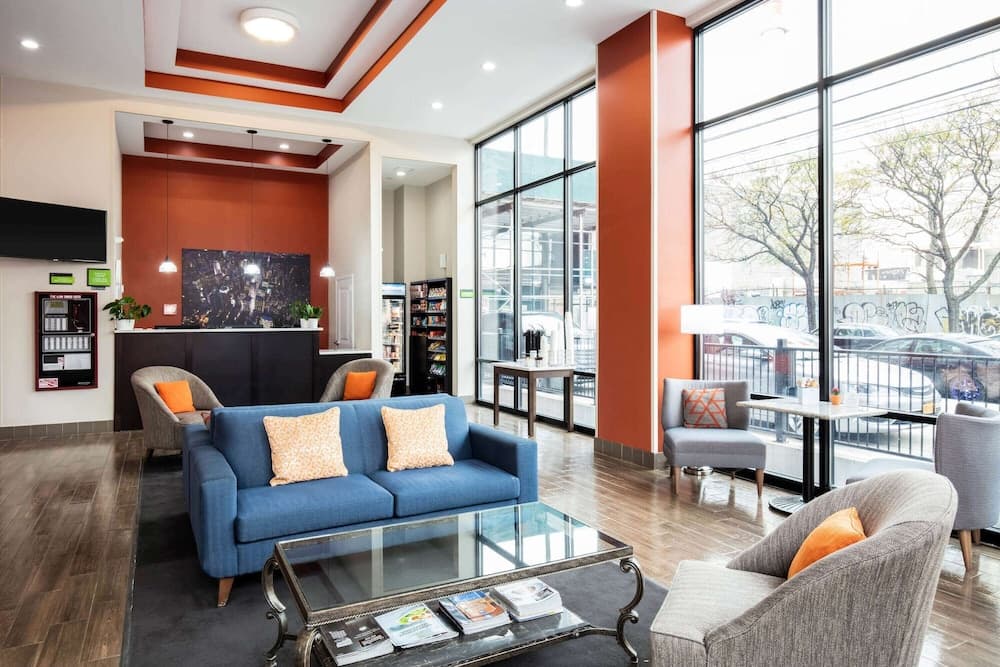 La Quinta Inn and Suites by Wyndham Long Island City interior in Long Island City, NY — gallery photo 2