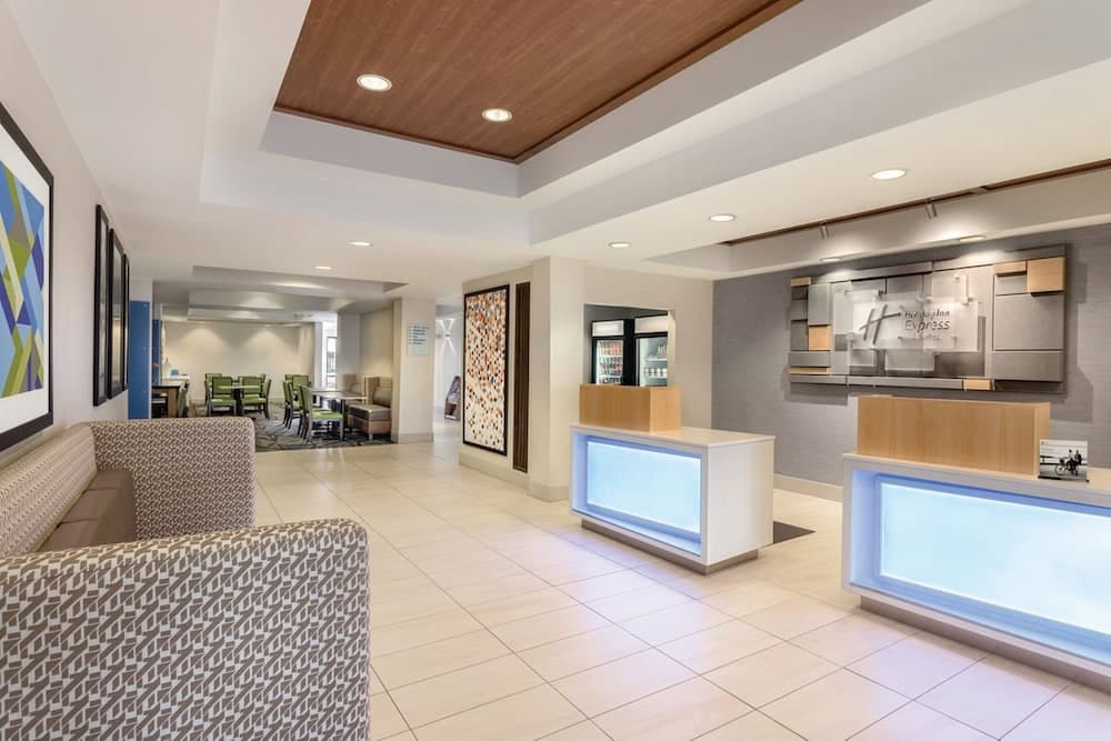 Holiday Inn Express & Suites Shawnee by IHG interior in Shawnee, OK — gallery photo 2