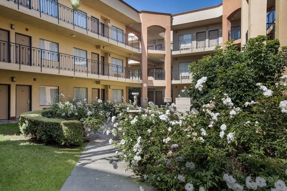 MainStay Suites John Wayne Airport by Choice Hotels featured exterior or lobby in Santa Ana, CA — similar hotel