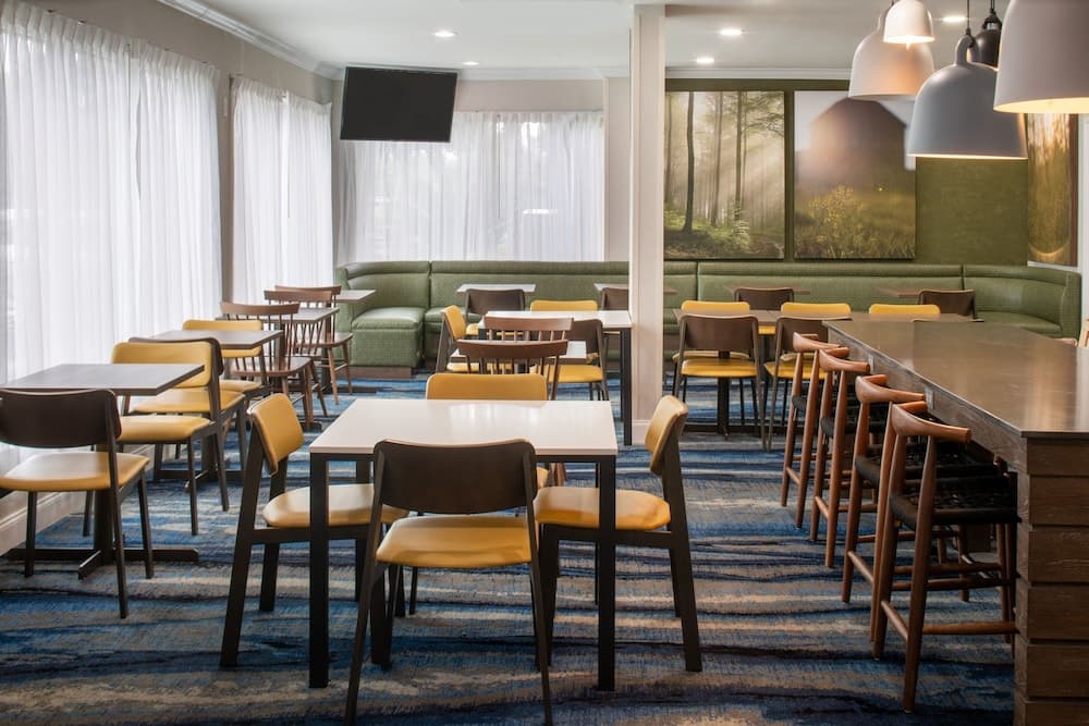 Fairfield Inn & Suites by Marriott Gulfport property views in Gulfport, MS — gallery photo 3