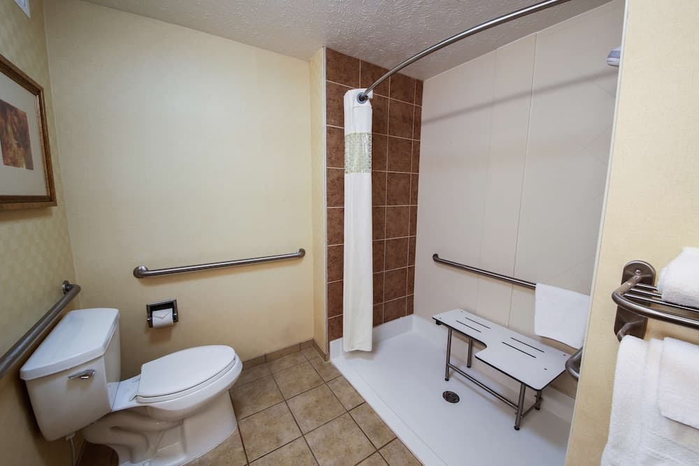 Hampton Inn Waterloo Cedar Valley gallery photo in Waterloo, IA — image 9