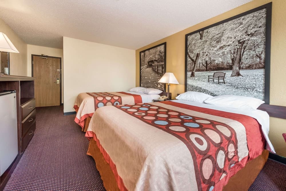 Super 8 by Wyndham Franklin/Middletown Area property views in Franklin, OH — gallery photo 3