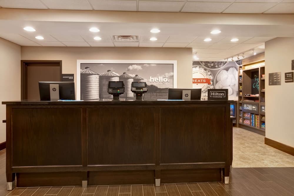 Hampton Inn DeKalb, IL interior in DeKalb, IL — gallery photo 2