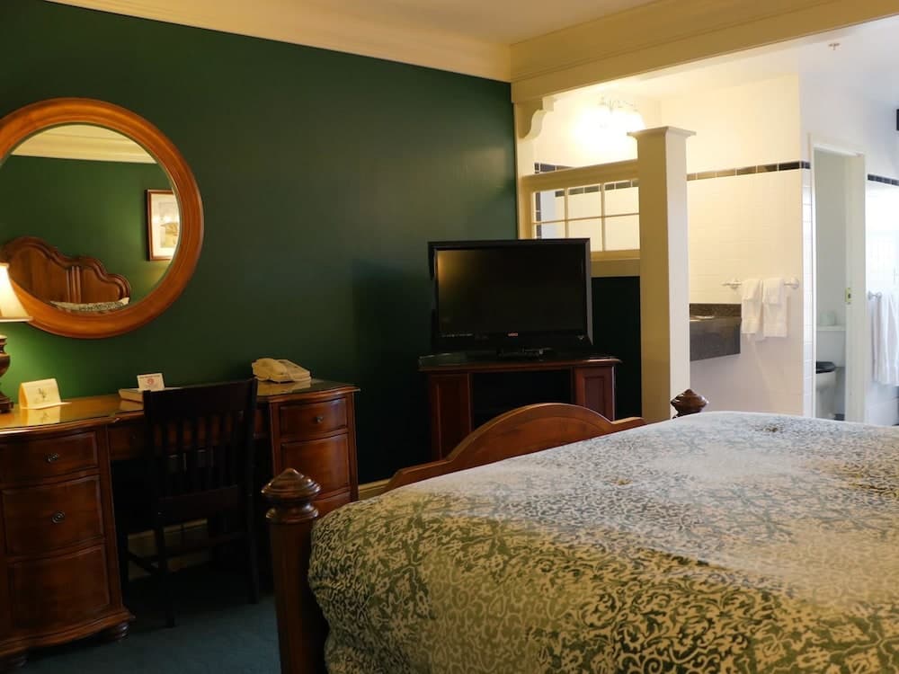 St. Brendan's Inn gallery photo in Green Bay, WI — image 9