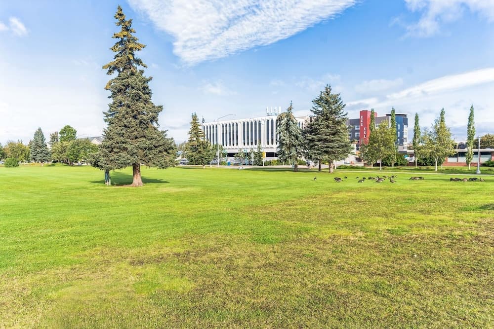 Highliner Hotel - King Rooms with City & Park Views featured exterior or lobby in Anchorage, AK — similar hotel