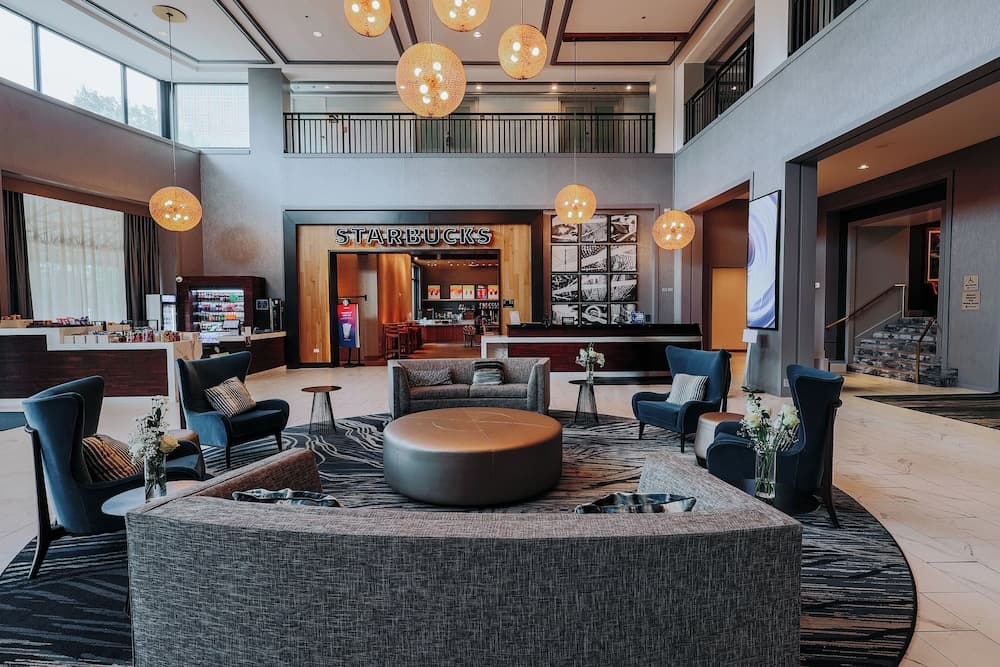 DoubleTree Suites by Hilton Htl & Conf Cntr Downers Grove property views in Downers Grove, IL — gallery photo 3