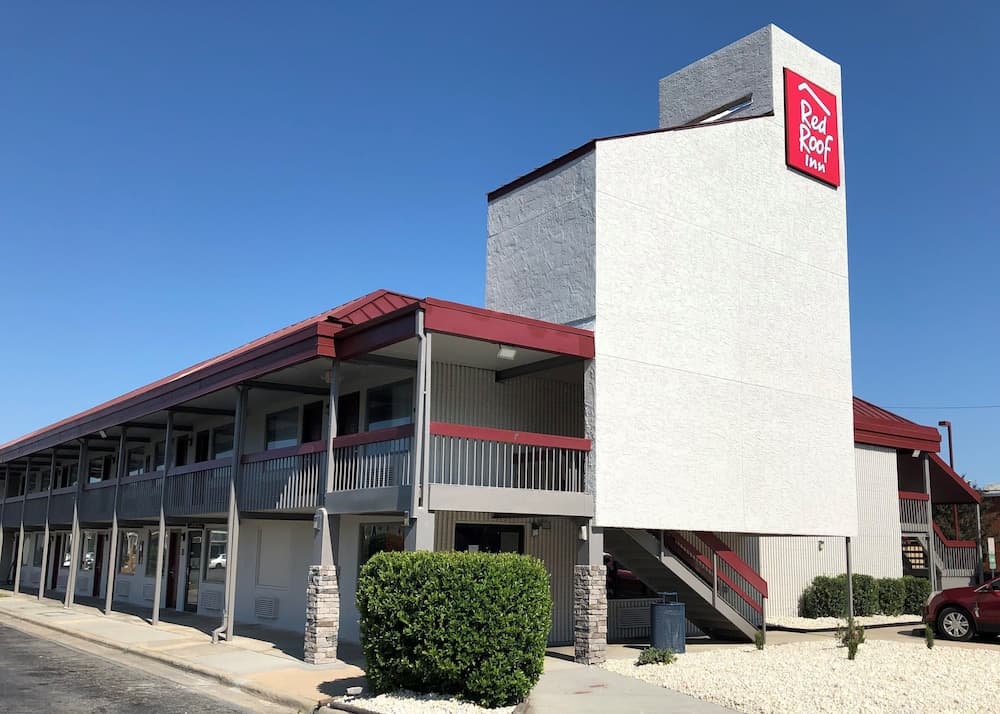 Red Roof Inn Greenville, NC interior in Greenville, NC — gallery photo 2