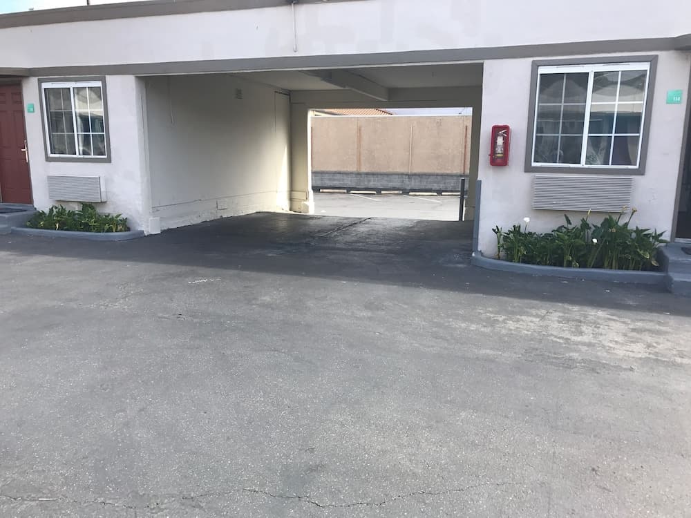 Geneva Motel Daly City interior in Daly City, CA — gallery photo 2