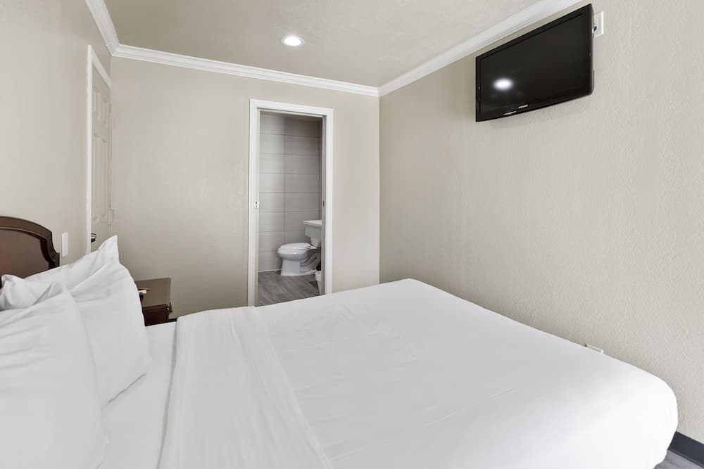 Le Blanc Inn & Suites gallery photo in El Monte, CA — image 33