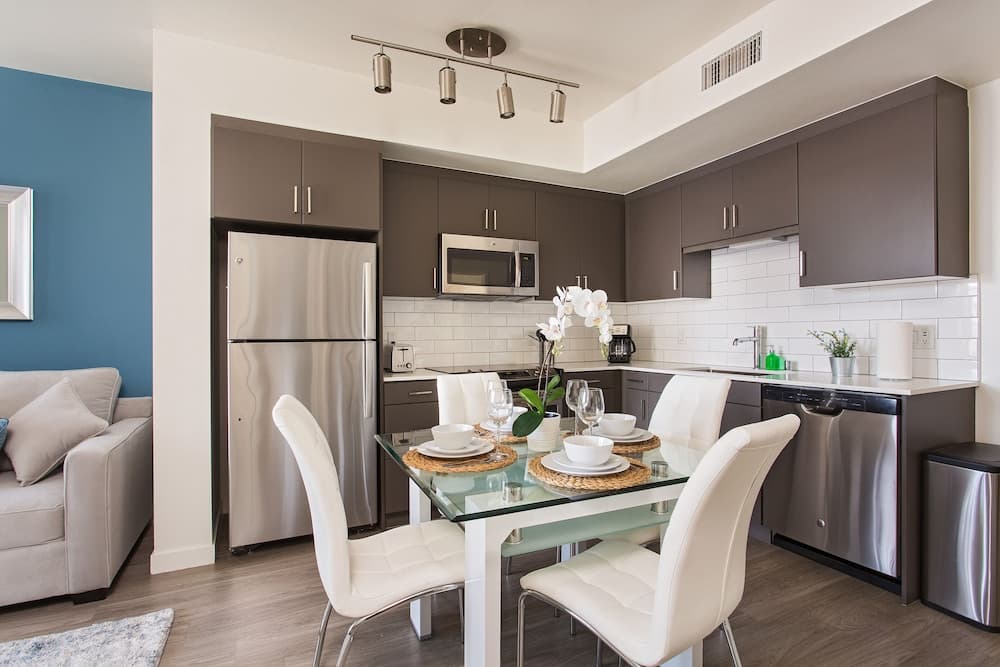 Brand New Downtown LA Luxury Apartment property views in Los Angeles, CA — gallery photo 3