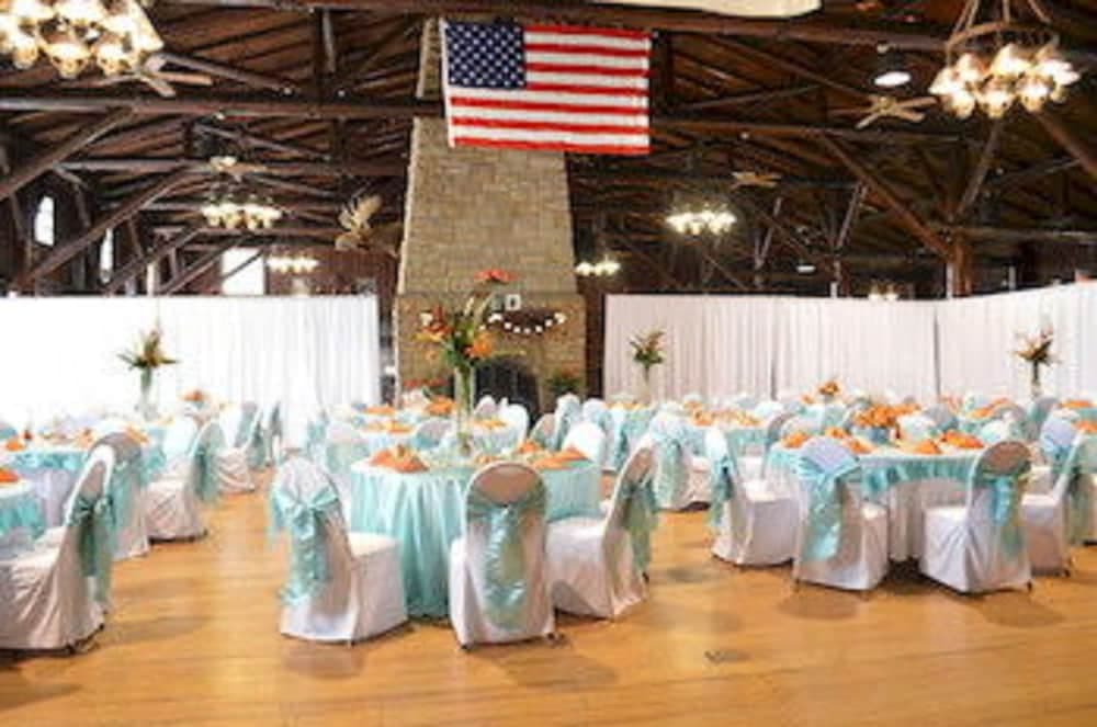 Starved Rock Lodge & Conference Center interior in Oglesby, IL — gallery photo 2