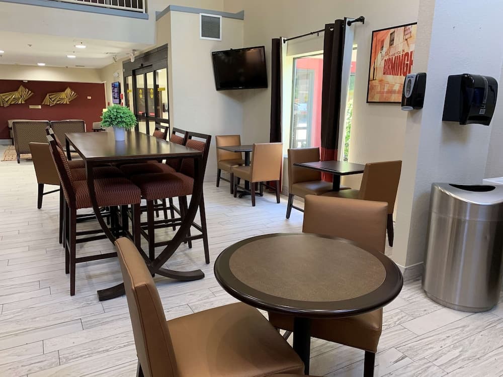 Best Western Gardendale property views in Gardendale, AL — gallery photo 3