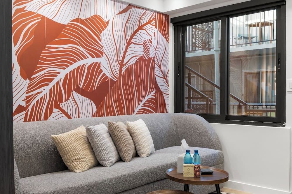 The Walk-Up Waikiki Beach property views in Honolulu, HI — gallery photo 3