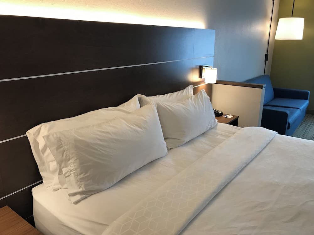 Holiday Inn Express & Suites Hannibal - Medical Center by IHG property views in Hannibal, MO — gallery photo 3