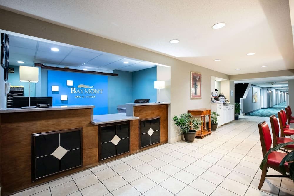 Baymont Inn & Suites by Wyndham Braselton interior in Braselton, GA — gallery photo 2