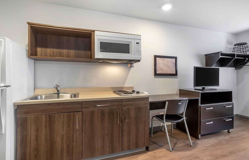 Extended Stay America Select Suites - Beaumont gallery photo in Beaumont, TX — image 11