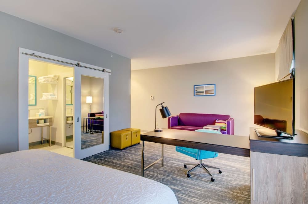 Hampton Inn & Suites Boston/Stoughton gallery photo in Stoughton — image 15