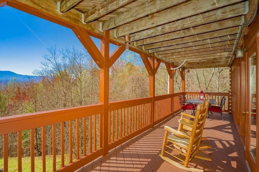 A Mountain Dream interior in Sevierville, TN — gallery photo 2