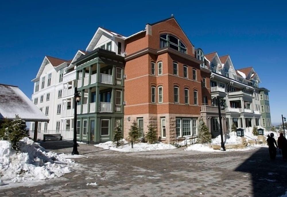 Seneca featured exterior or lobby in Snowshoe — similar hotel