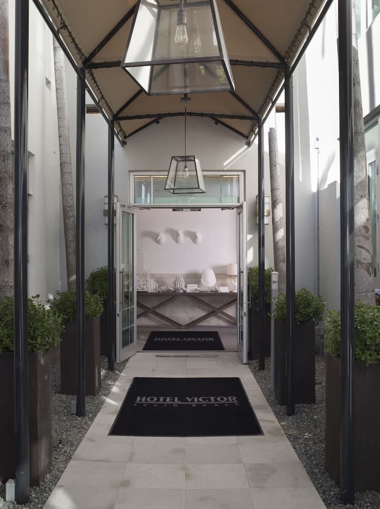 Hotel Victor interior in Miami Beach, FL — gallery photo 2