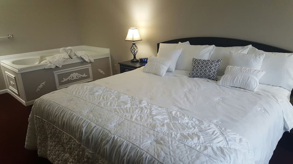 Amerivu Inn And Suites New Richmond interior in New Richmond, WI — gallery photo 2