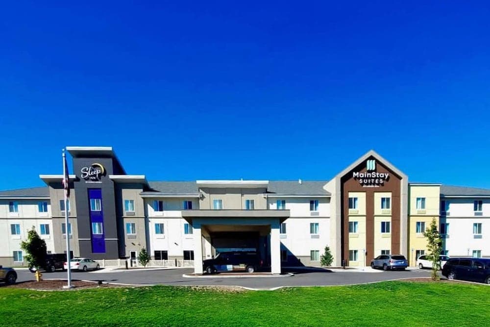 MainStay Suites Spokane Airport featured exterior or lobby in Spokane, WA — similar hotel