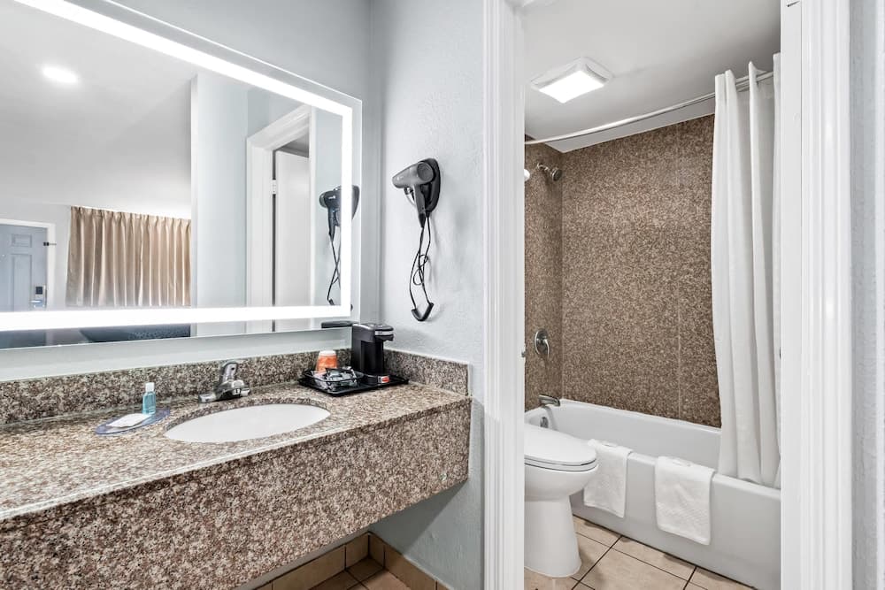 Suburban Studios Harvey - New Orleans interior in Harvey, LA — gallery photo 2