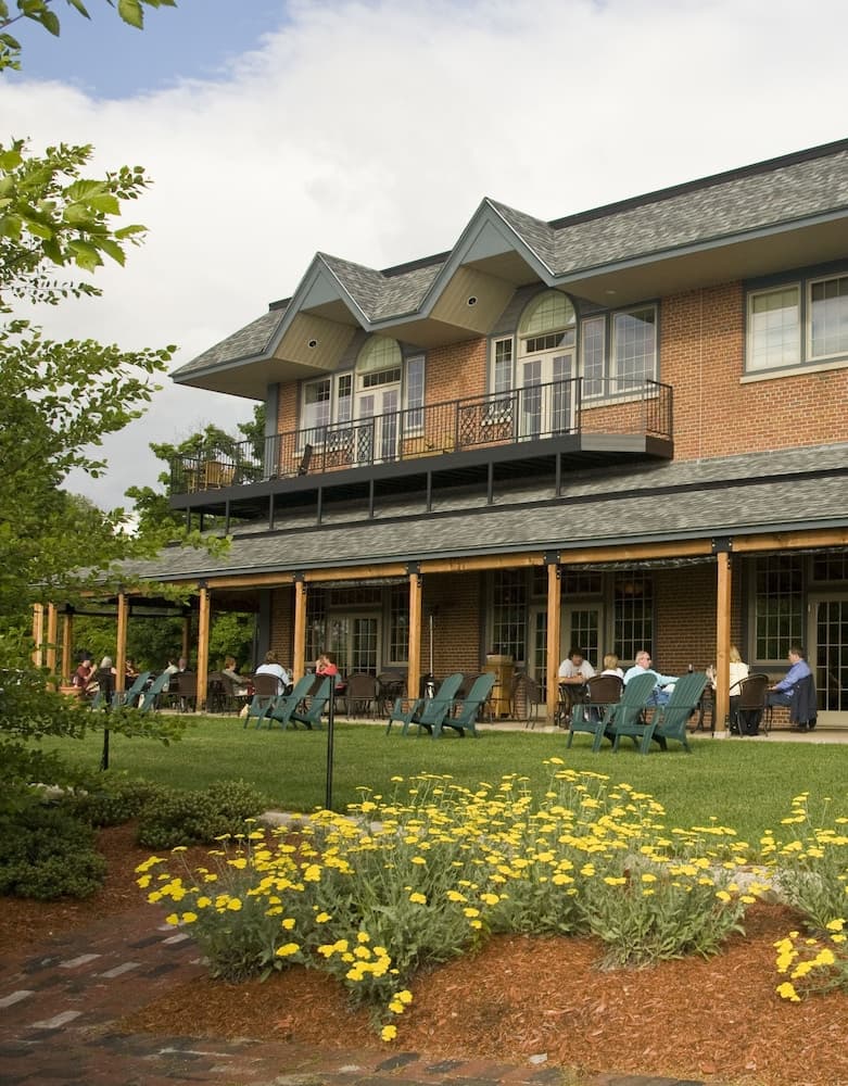 Lake Opechee Inn and Spa property views in Laconia, NH — gallery photo 3
