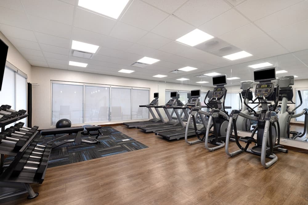 Holiday Inn Express & Suites Detroit Dearborn by IHG gallery photo in Dearborn, MI — image 32