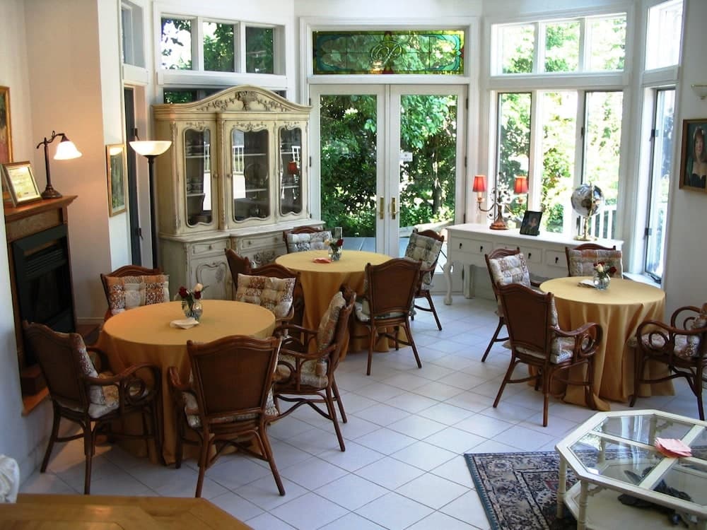 The Columbia Inn at Peralynna Manor gallery photo in Columbia, MD — image 118