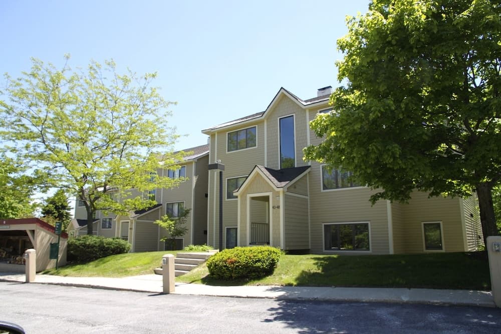 Vantage Point Villas at Stratton Mountain Resort featured exterior or lobby in Stratton, VT — similar hotel